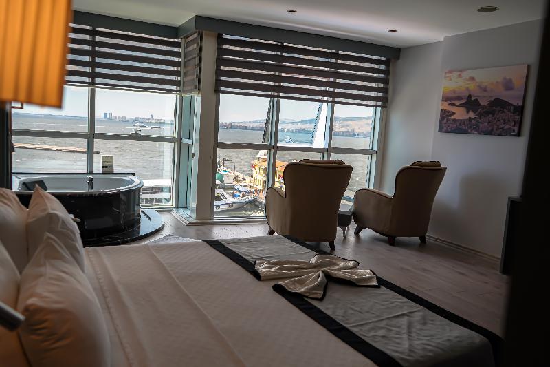 Pasaport Pier Hotel - Oda