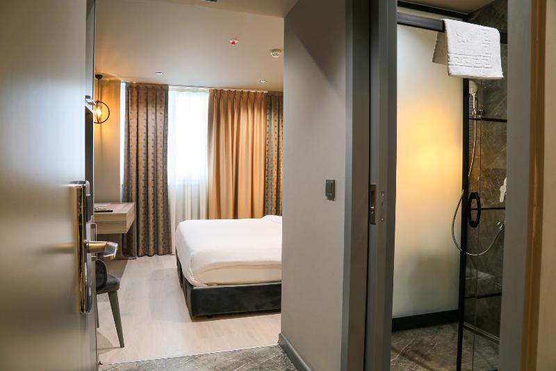 Pasaport Pier Hotel - Oda
