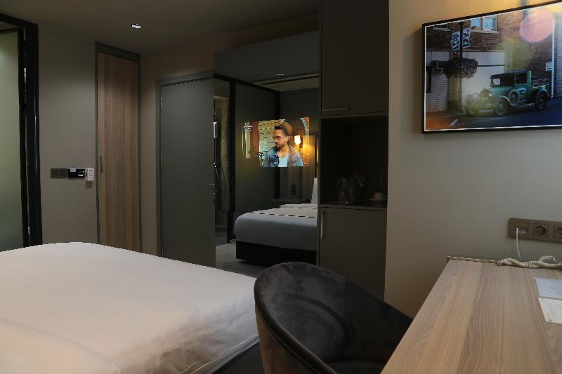 Pasaport Pier Hotel - Oda