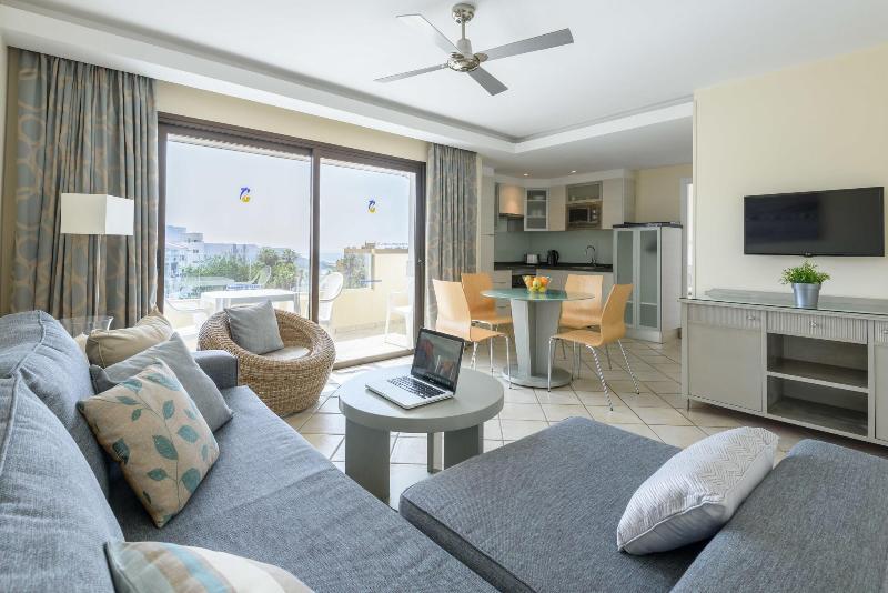 Pearly Grey Ocean Club - Oda