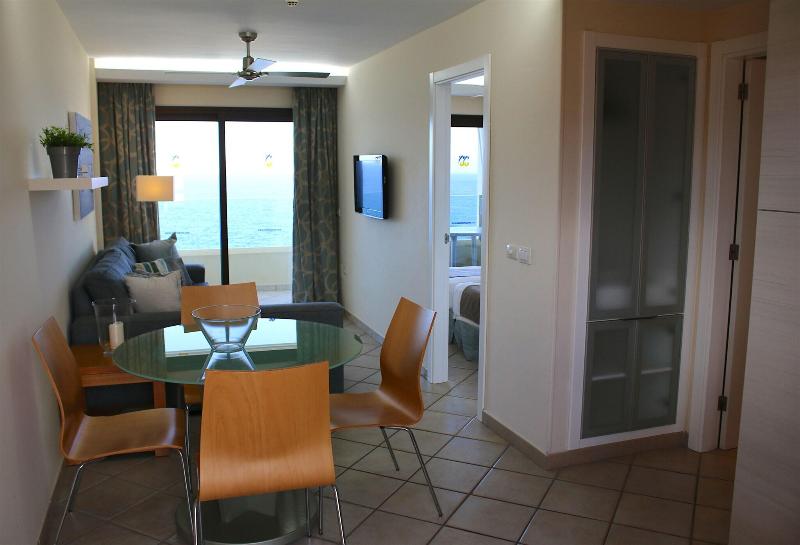 Pearly Grey Ocean Club - Oda