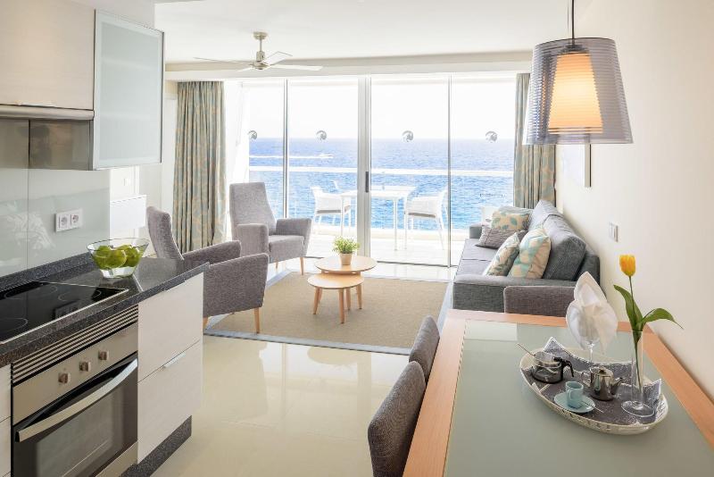 Pearly Grey Ocean Club - Oda