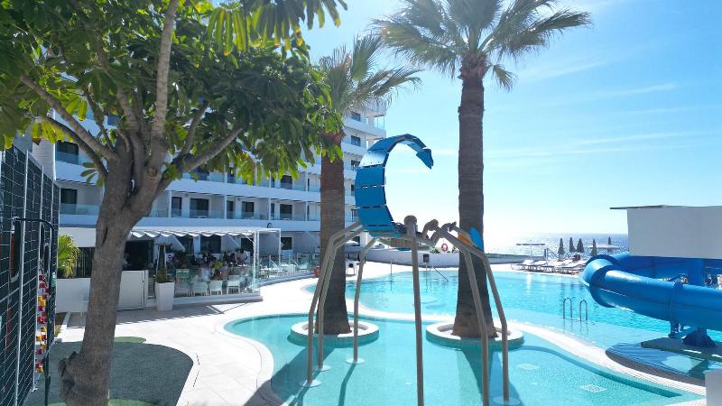 Pearly Grey Ocean Club - Havuz