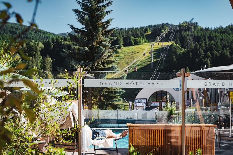 Grand H tel & Spa NUXE Serre Chevalier - Havuz