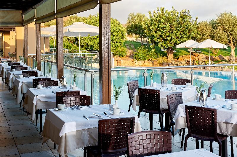 Village Heights Resort - Restoran