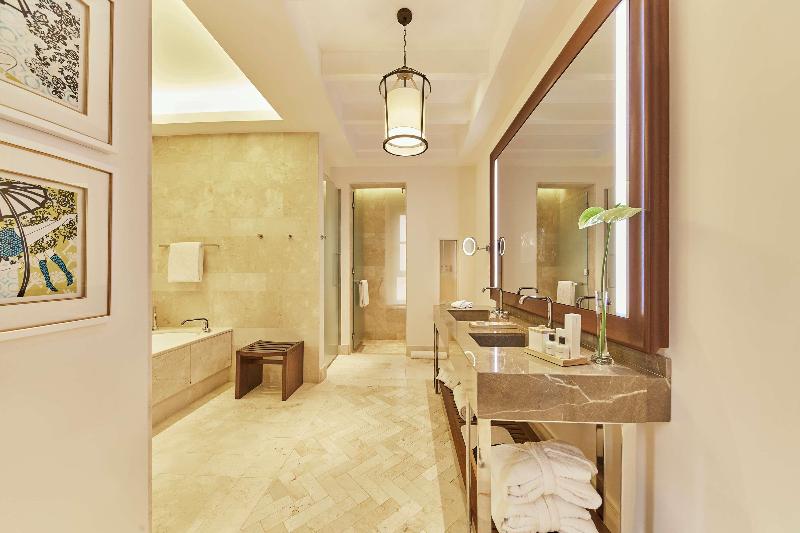 Cap Vermell Grand Hotel - Oda