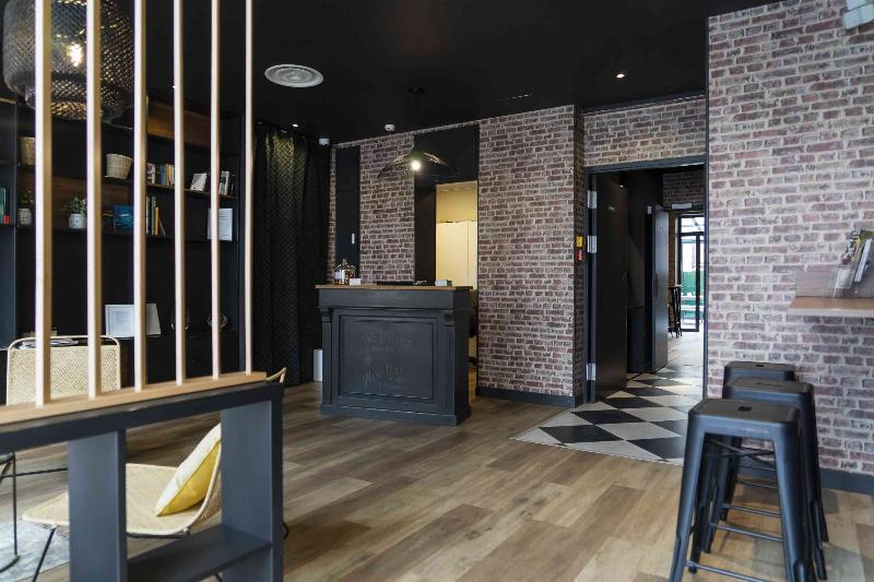 Hotel SUB - Lobi
