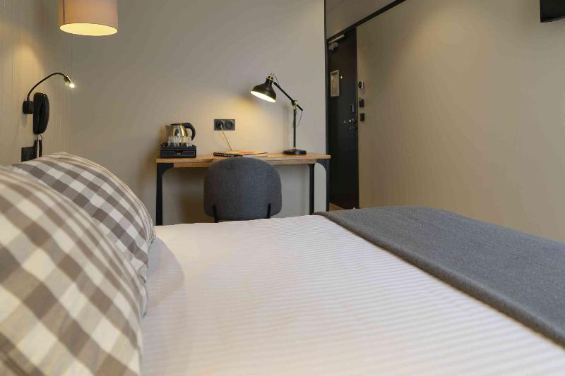 Hotel SUB - Oda