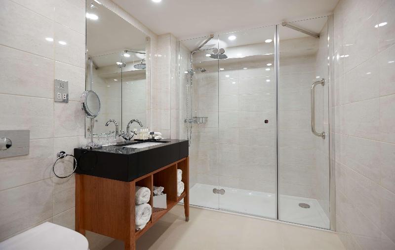 DoubleTree by Hilton Hotel & Spa Liverpool - Oda