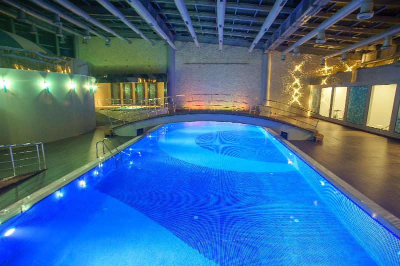 Pullman Istanbul Hotel & Convention Center - Havuz