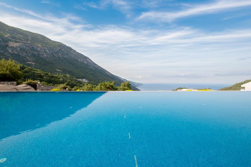 Ramada By Wyndham Fethiye Oludeniz - Havuz