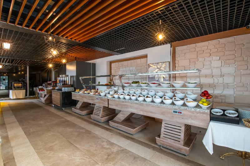 Ramada By Wyndham Fethiye Oludeniz - Restoran