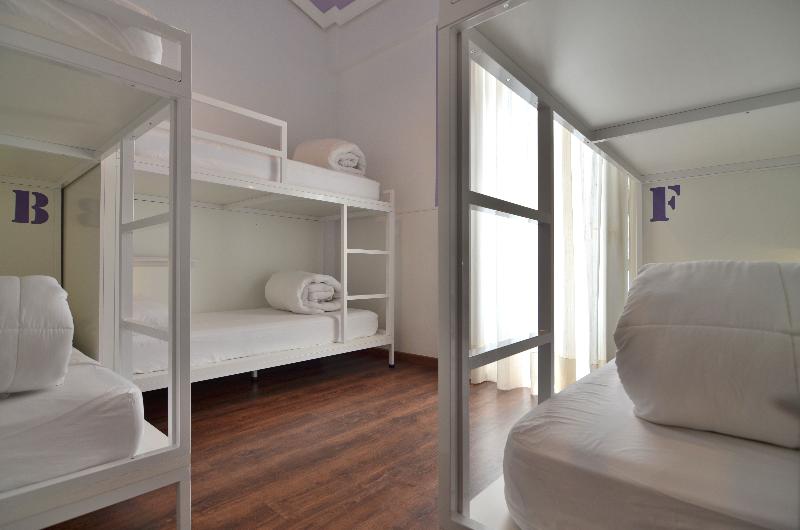 Far Home Atocha - Oda