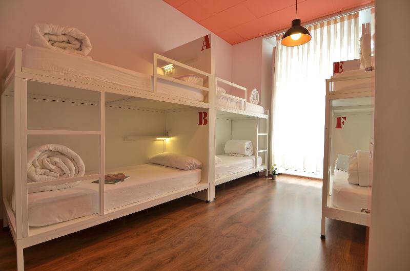 Far Home Atocha - Oda