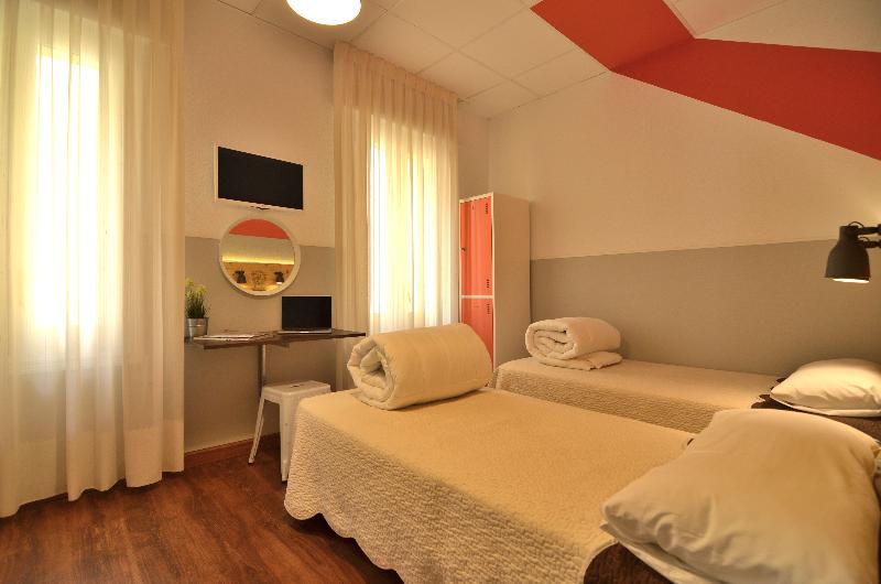 Far Home Atocha - Oda
