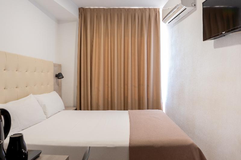 Hotel Queens - Oda