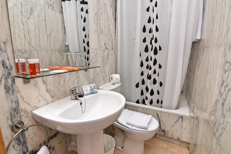 Hotel Queens - Oda