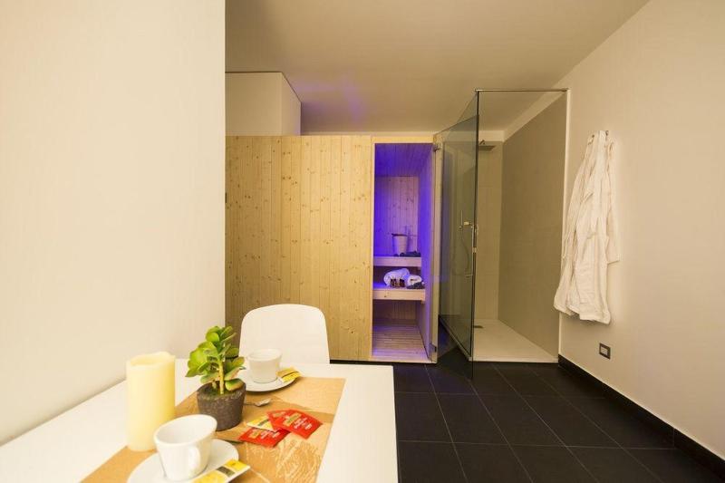 Trevi Palace Hotel - Genel