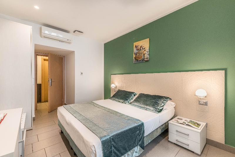 Trevi Palace Hotel - Oda