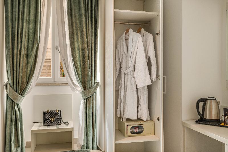 Trevi Palace Hotel - Oda