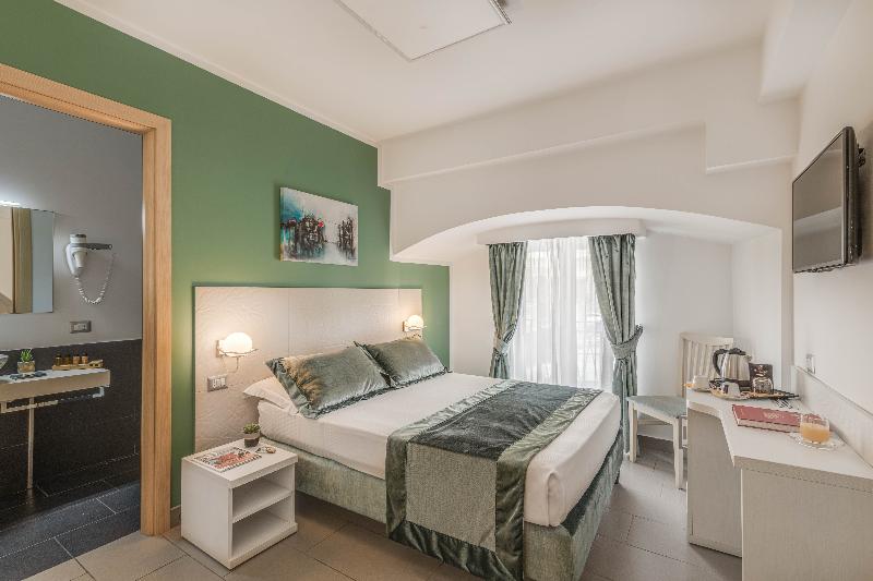 Trevi Palace Hotel - Oda