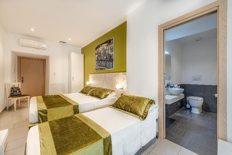 Trevi Palace Hotel - Oda