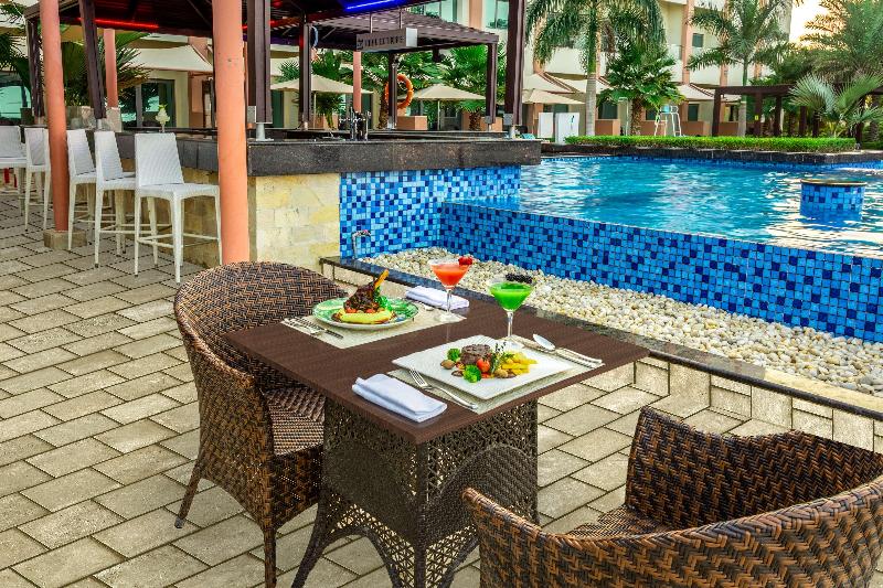Radisson Blu Hotel Sohar - Bar