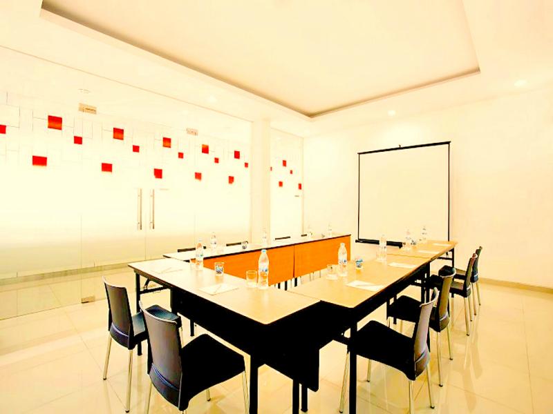 Alltrue Lite Nagoya Hills Batam - Toplantı