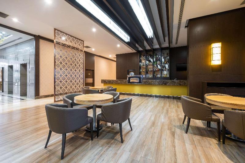 Clarion Hotel Istanbul Mahmutbey - Bar