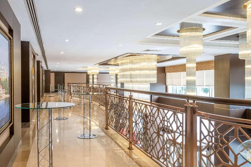 Clarion Hotel Istanbul Mahmutbey - Lobi