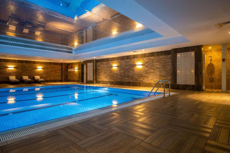Clarion Hotel Istanbul Mahmutbey - Havuz