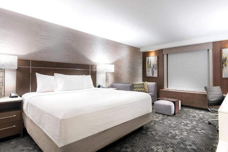 Courtyard by Marriott Edgewater NYC Area - Oda