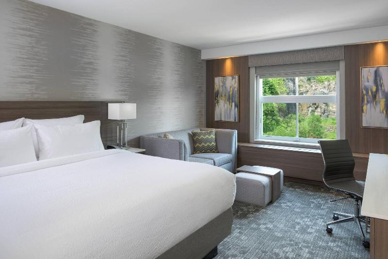Courtyard by Marriott Edgewater NYC Area - Oda