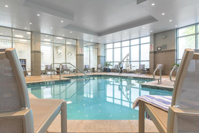 Courtyard by Marriott Edgewater NYC Area - Havuz