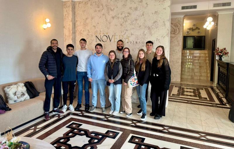 Hotel Novera - Lobi