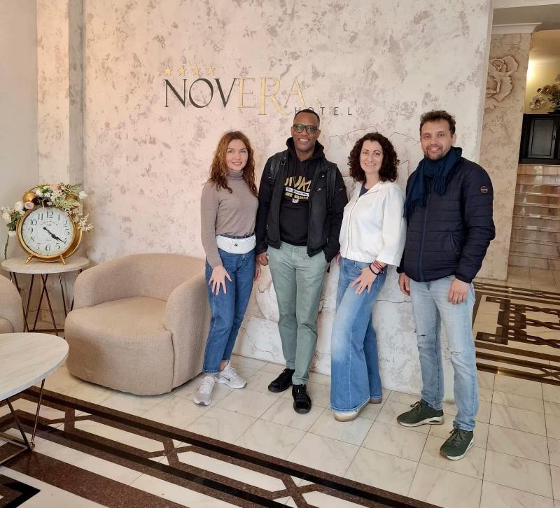 Hotel Novera - Lobi