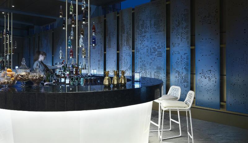 Four Seasons Hotel Abu Dhabi at Al Maryah Island - Bar