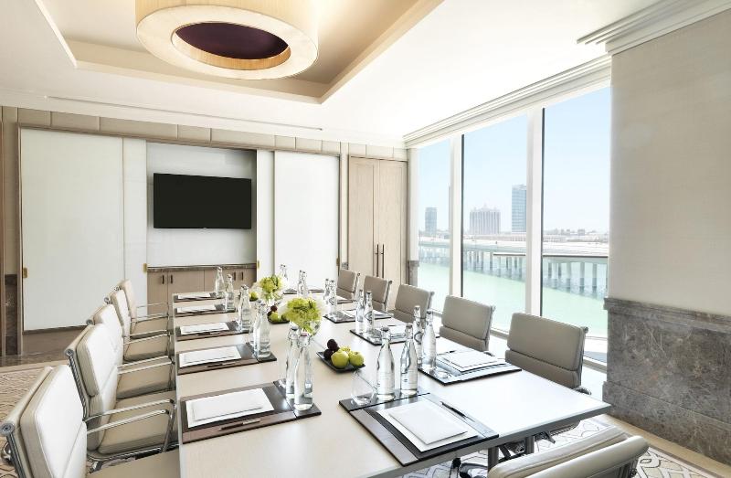 Four Seasons Hotel Abu Dhabi at Al Maryah Island - Toplantı
