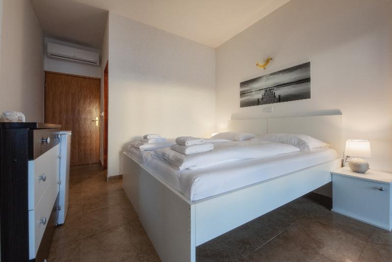 Aparthotel Plat - Oda