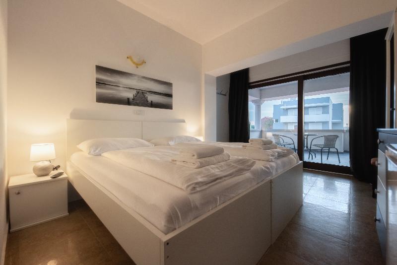 Aparthotel Plat - Oda