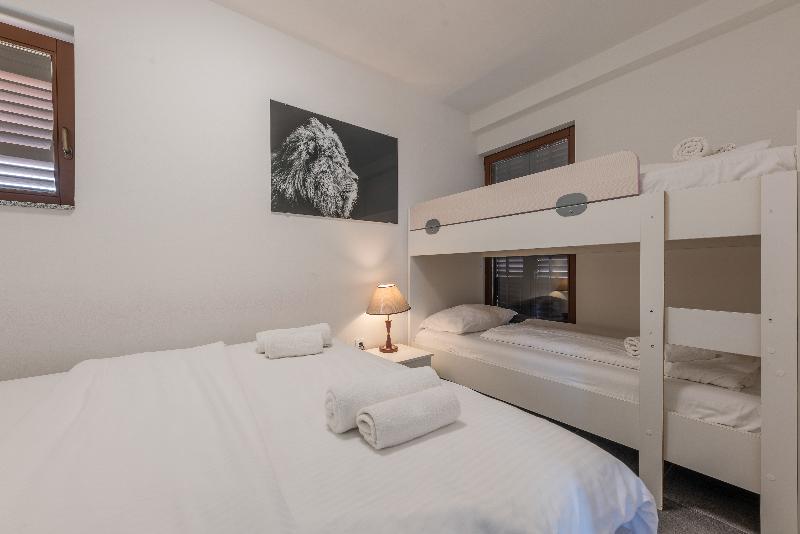 Aparthotel Plat - Oda