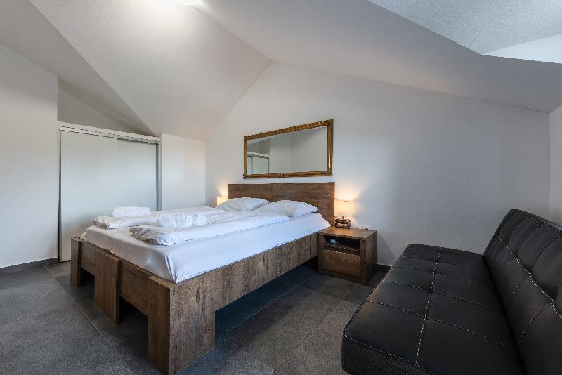 Aparthotel Plat - Oda
