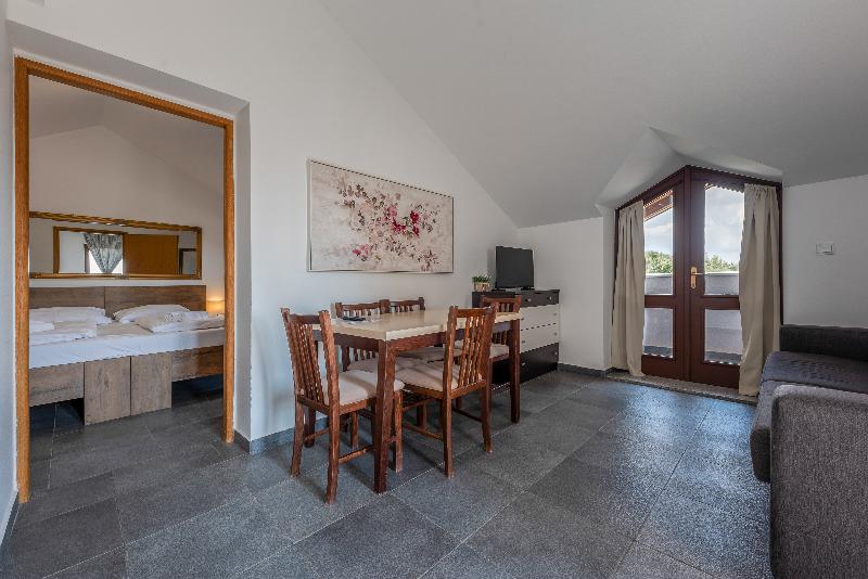 Aparthotel Plat - Oda