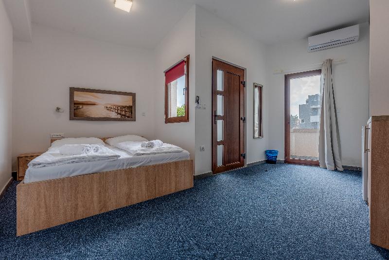 Aparthotel Plat - Oda
