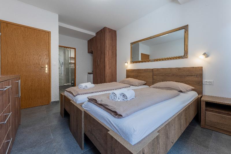 Aparthotel Plat - Oda