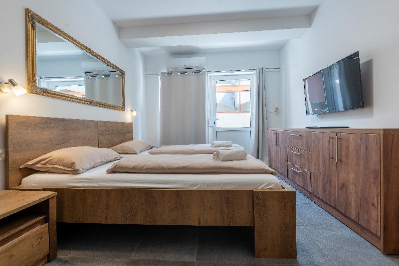 Aparthotel Plat - Oda