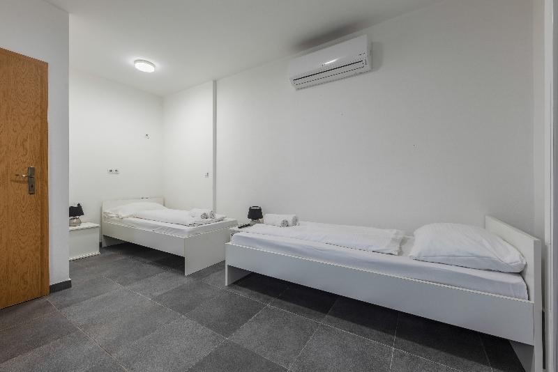 Aparthotel Plat - Oda