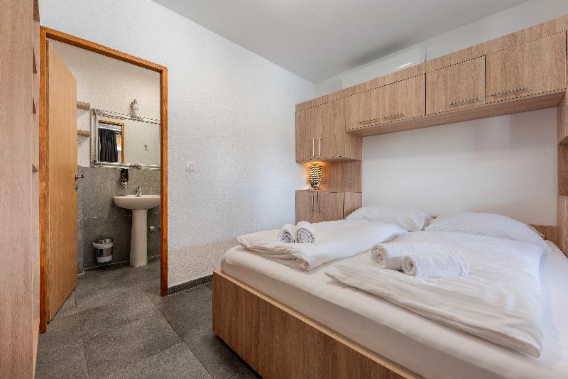 Aparthotel Plat - Oda