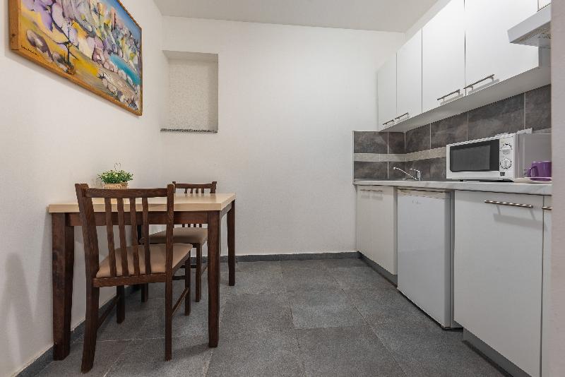 Aparthotel Plat - Oda