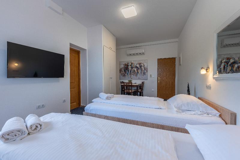 Aparthotel Plat - Oda